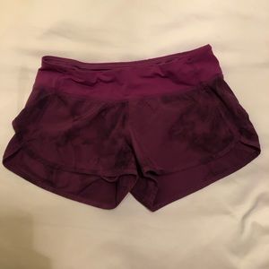 lulu lemon shorts size 4. 2 1/2 inch inseam